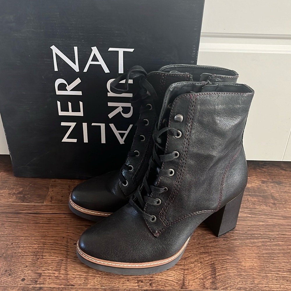 🌟Host Pick 🌟 NWT Calle Black Heeled Boots by Naturalizer